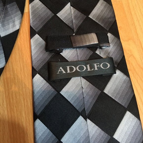 Adolfo Black Gray 100% Silk Geometric Diamonds Mens Necktie Tie - Picture 5 of 5